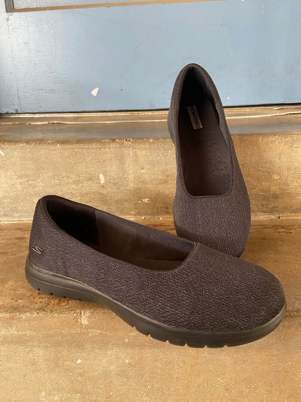 Skechers GOwalk Lite black knit comfort flats w/ Air-Cooled Goga Mat insole